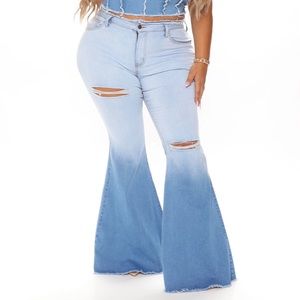 Fashion nova Very stretchy extreme bell bottom pants with 34 inch inseam. Sz 18